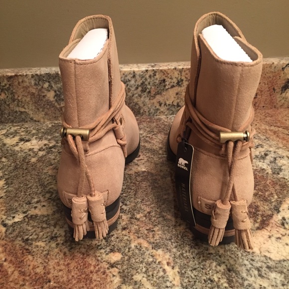 Sorel Farah Waterproof Short Boots - Picture 4 of 8